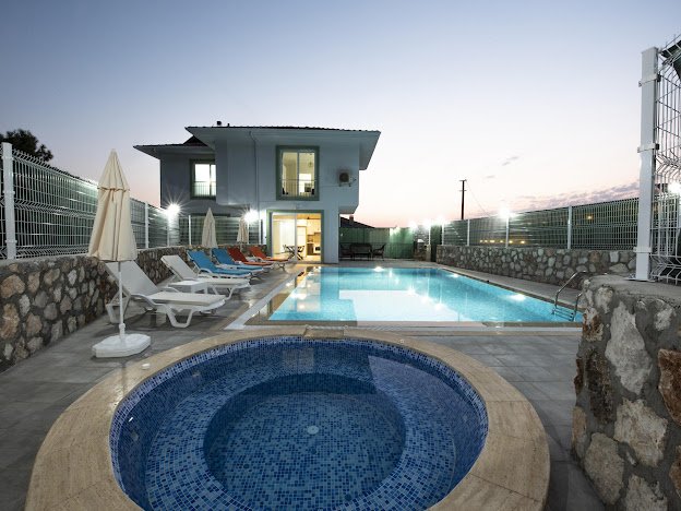 GÜVEN HOMES'TAN FETHİYE FARALYADA SATILIK EŞYALI 5+2 LÜKS VİLLA