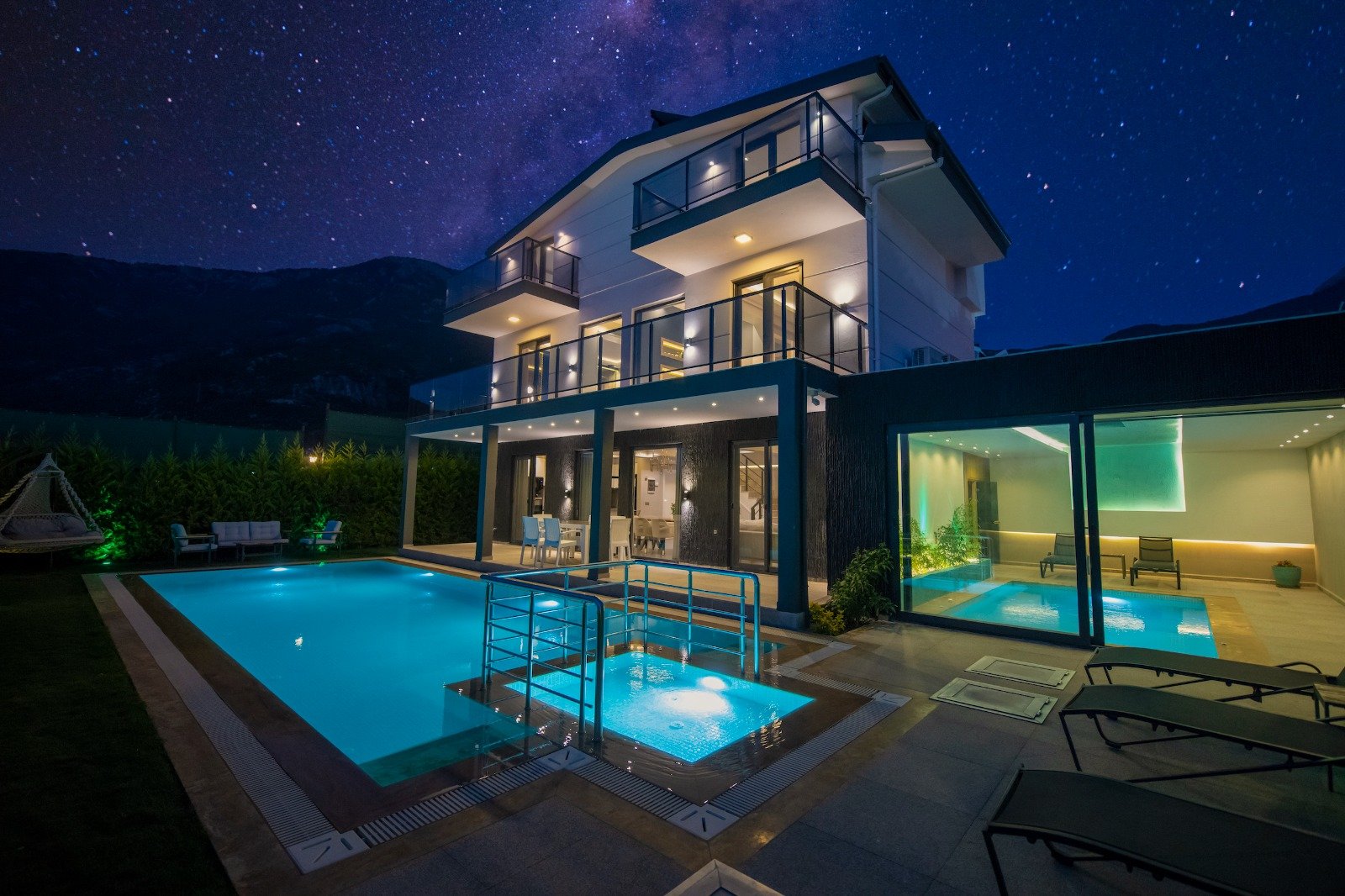 GÜVEN HOMES'TAN ÖLÜDENİZDE SATILIK KAPALI ISITMALI HAVUZLU 4+1 VİLLA