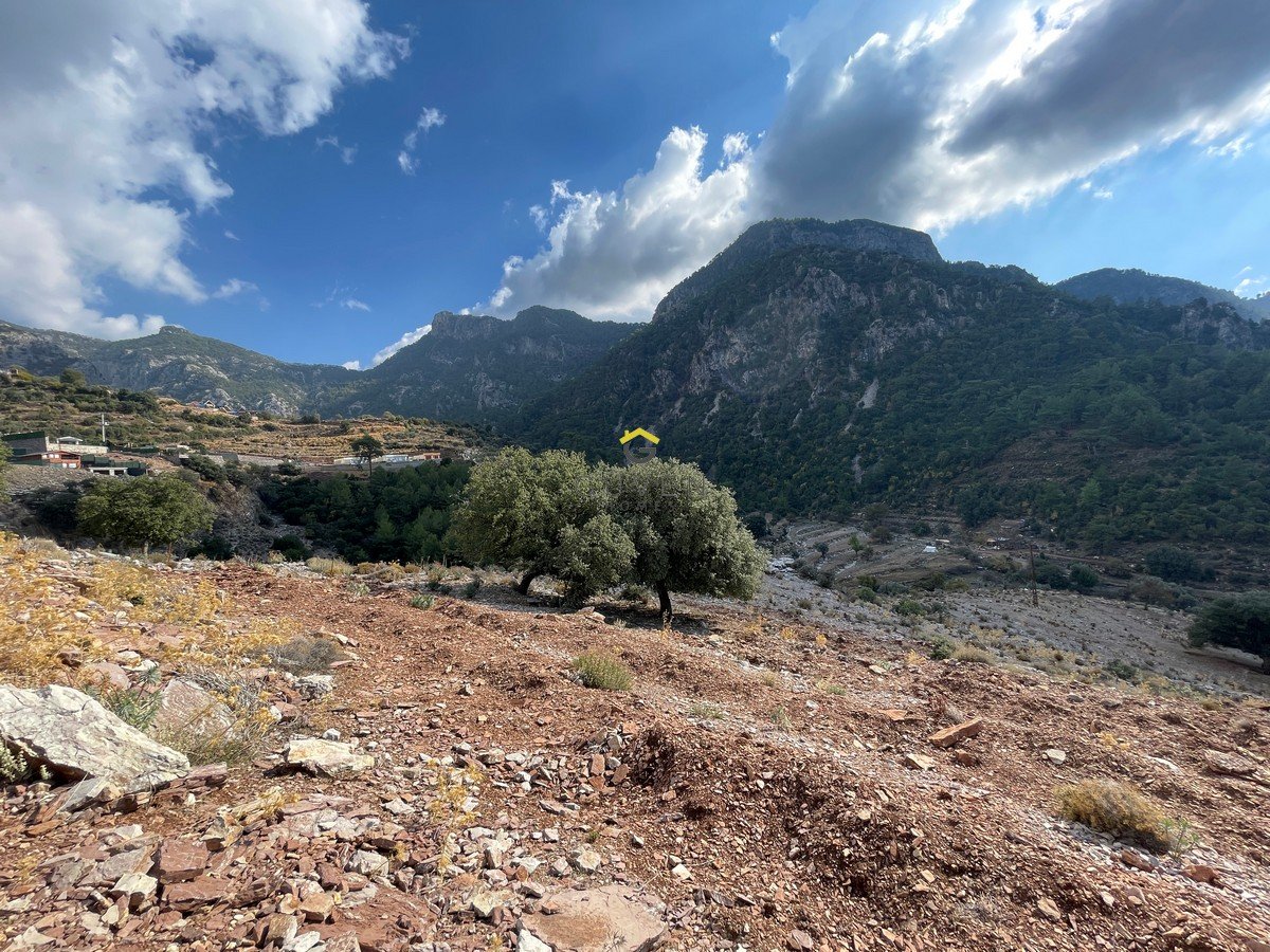 GÜVEN HOMES TAN FARALYA KİRMEDE DENİZ MANZARALI 1910m² TARLA